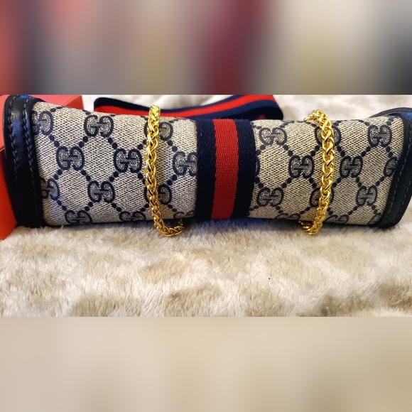 Authentic Gucci Handbag Navy - Picture 4 of 10